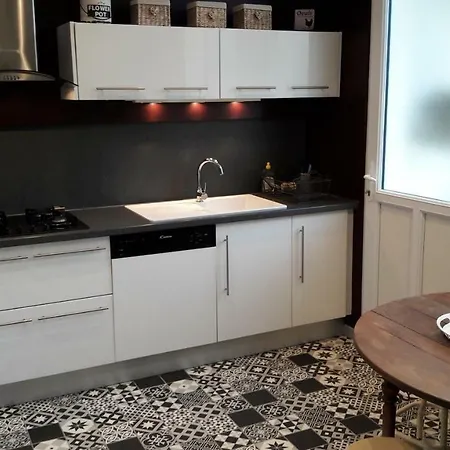 La Maison Du Postier Дом отдыха Пор-ан-Бессен-Юппен