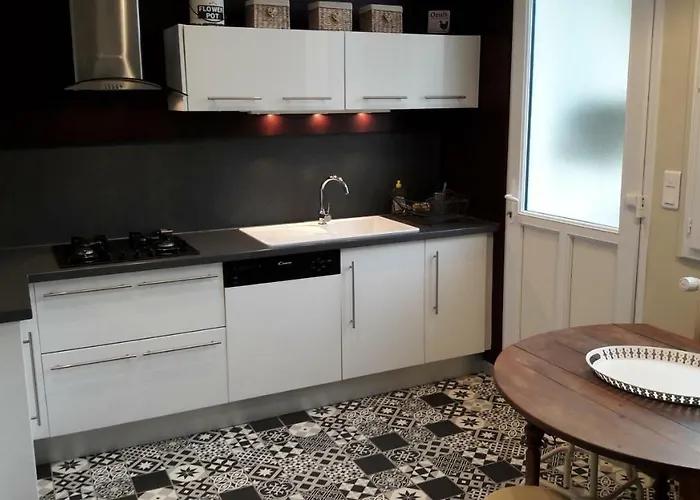 La Maison Du Postier בית נופש פורט-אן-בסאן-אופאן